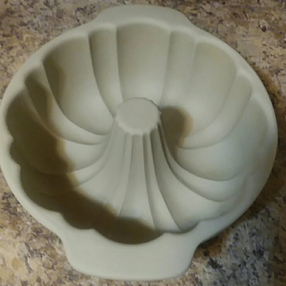 Pampered Chef Family Heritage Stoneware Bundt
